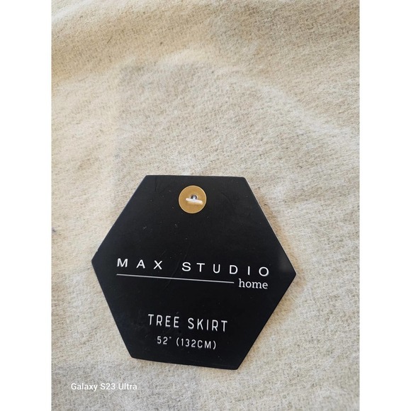 MAX Tree Skirt beige with gold accent, 52' or 132cm - Picture 5 of 6